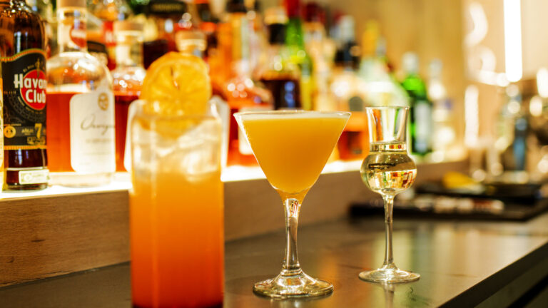 Leo's Garden Restaurant Slide 2